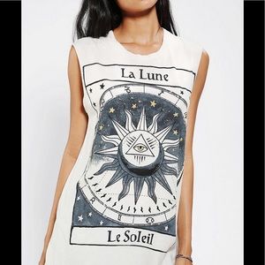 Women’s Graphic Muscle Tee